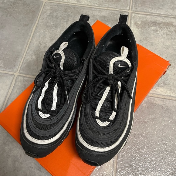Nike Air Max 97 in Youth US 6 (Women’s 7) - Picture 2 of 5